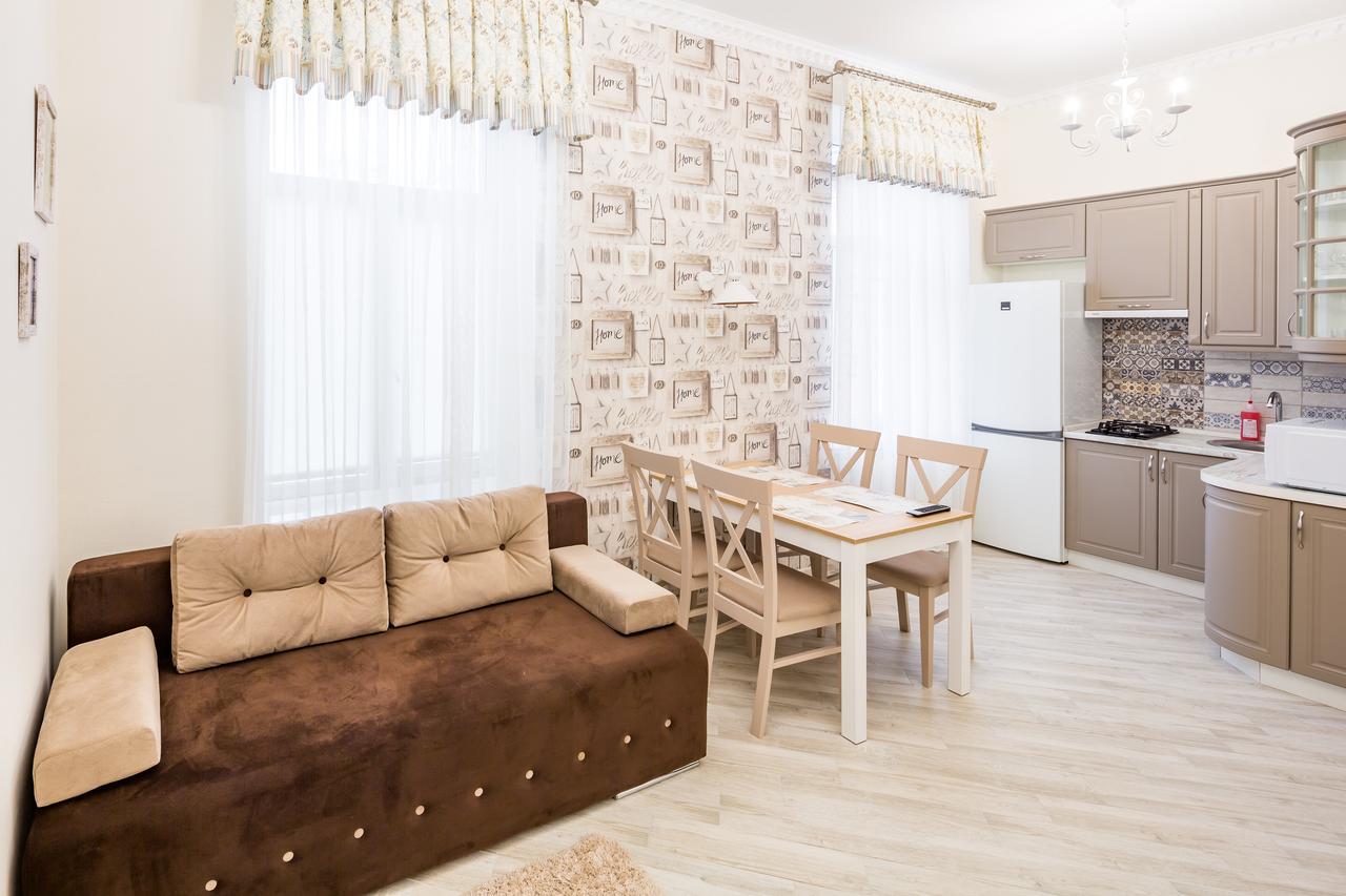 VIP apartment on Udatnogo 4 Leopoli Esterno foto